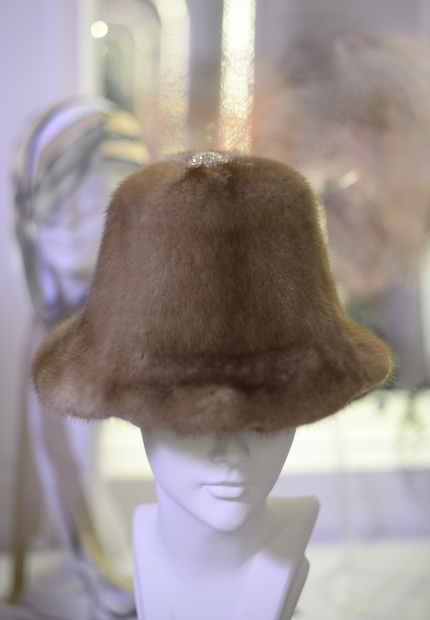 Stephen Jones Millinery Autumn Winter 2017 Hubert de Givenchy Cloche in mink and velvet with rhinestone button 02 Hubert de Givenchy