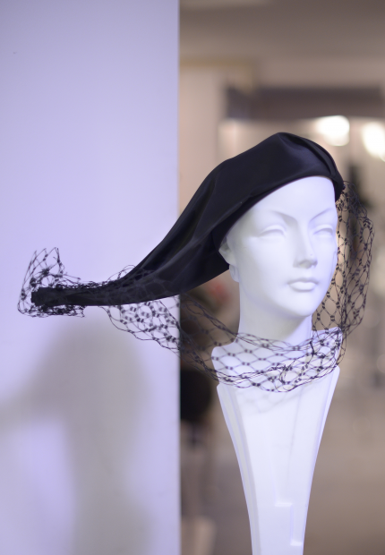 Stephen Jones Millinery Autumn Winter 2017 Jacques Fath winged beret in gelatined taffeta with collar veil 08 Jacques Fath