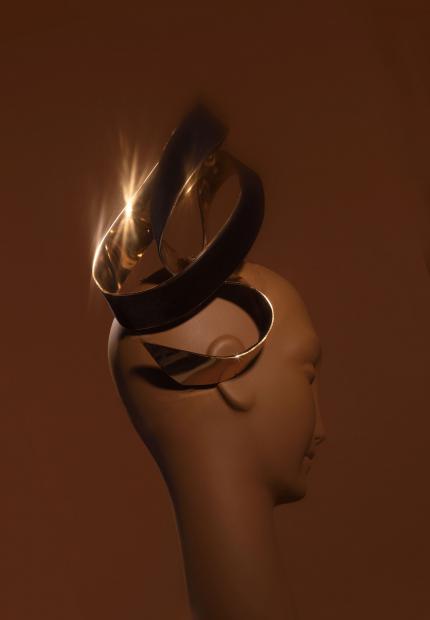 A headdress in resin and velvet ribbon Stephen Jones Autumn Winter 2018 Crowns 08 Iman