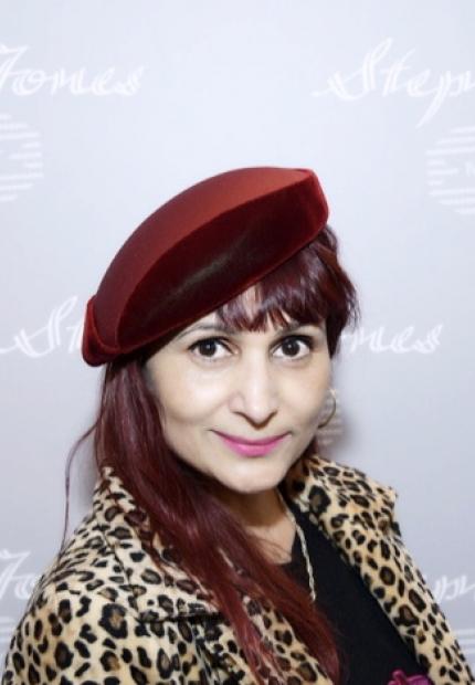 Stephen Jones Millinery Autumn Winter 2019 13 Like