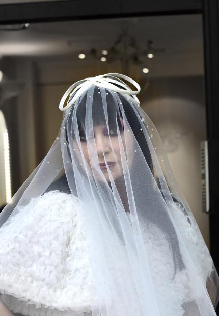 Stephen Jones Bridal Wedding Bride pearl trimmed headdress