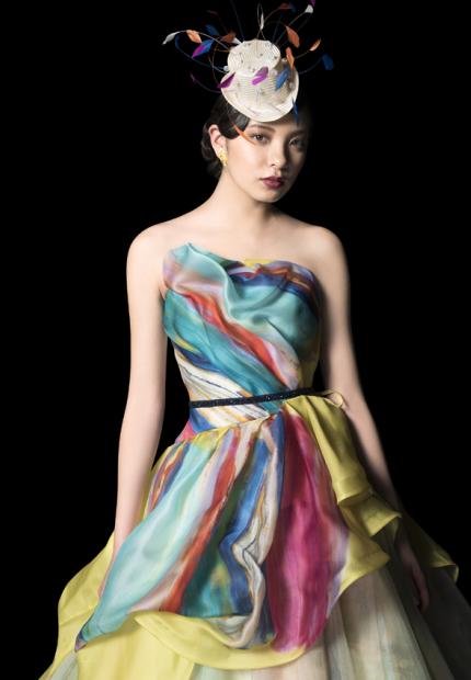 Stephen Jones Bridla Wedding mini top hat feather