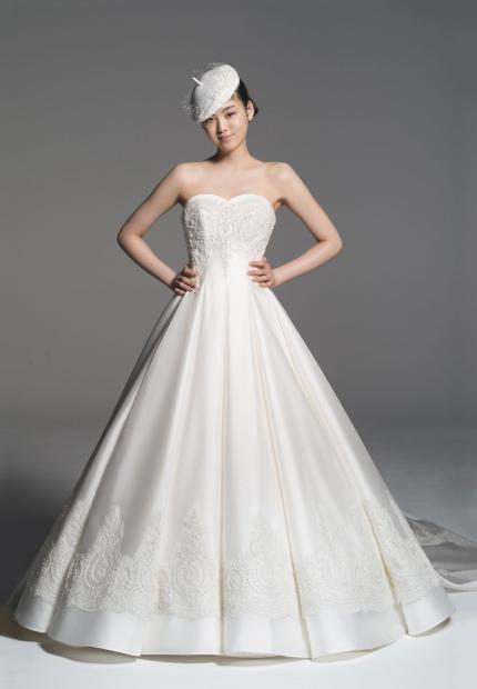 Stephen Jones white beret bridal