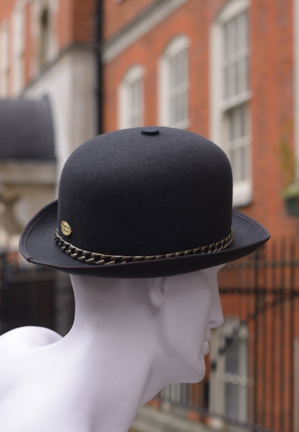 Stephen Jones Millinery Autumn Winter 2017 Nicopanda chained Bowler