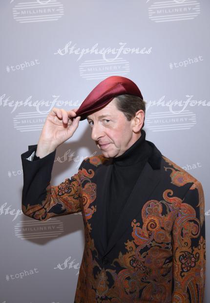 Stephen Jones Millinery Autumn Winter 2019 532 Regards