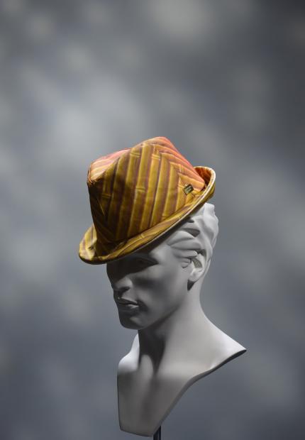 Stephen Jones Spring Summer 2016 Tikii Bar