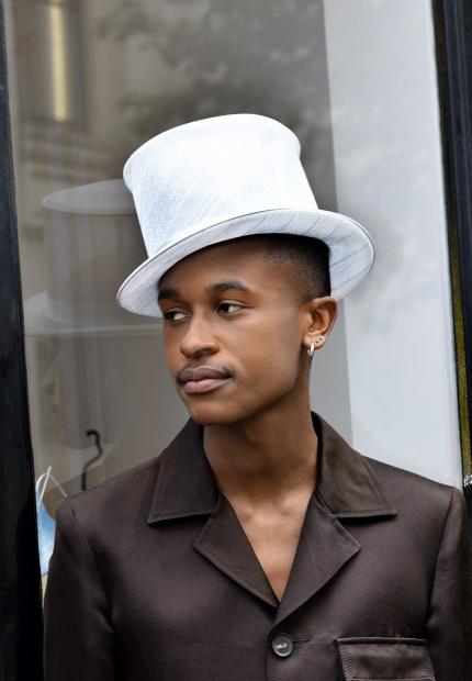 Stephen Jones Millinery Spring Summer 2018 Hats Groom sparkle top hat