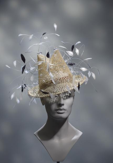 Stephen Jones Spring Summer 2016 Ladies Day