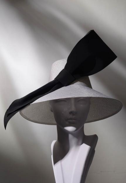 Stephen Jones Spring Summer 2017 Shade collection Ascot black and white straw with oversized bow 