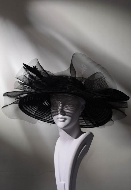 Stephen Jones Spring Summer 2017 Shade collection oversized ascot hat tulle feather 