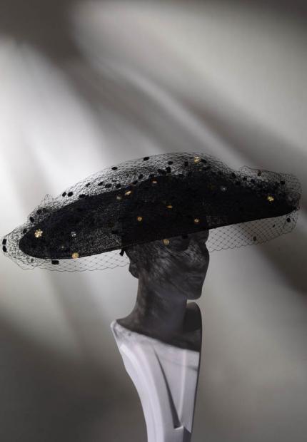 Stephen Jones Spring Summer 2017 Shade collection oversized boater veiled flower detail Ascot