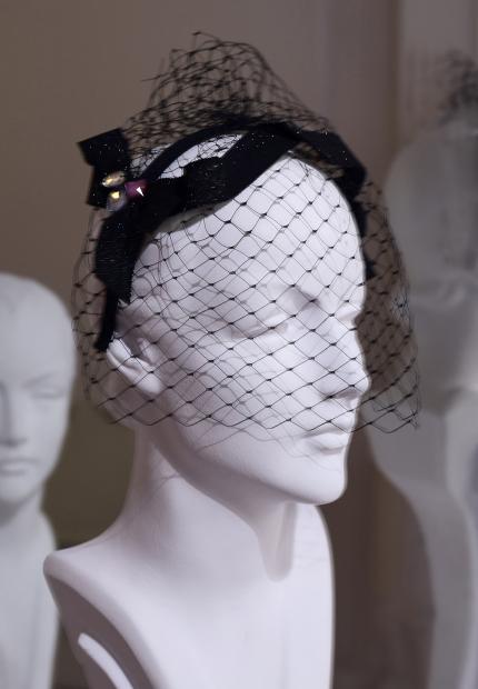 Stephen Jones Millinery Spring Summer 2018 Hats Sweet petersham bow