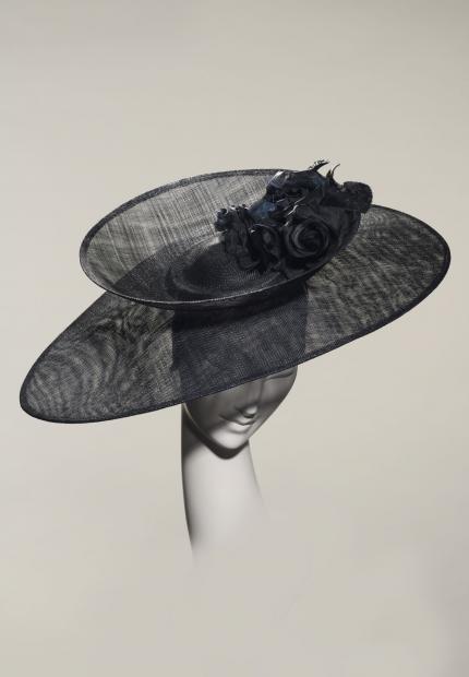 Stephen Jones Millinery Spring Summer 2019 419 Caleche