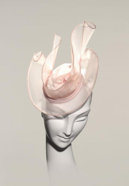 Stephen Jones Millinery Spring Summer 2019 427 Fracas