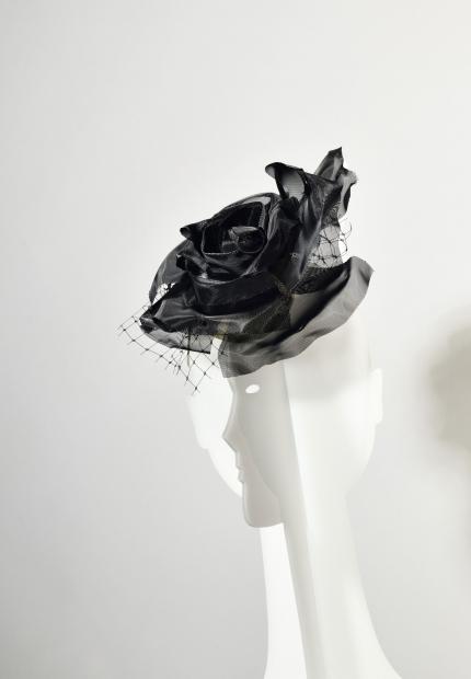 Stephen Jones Millinery Spring Summer 2020 A crin flower headdress