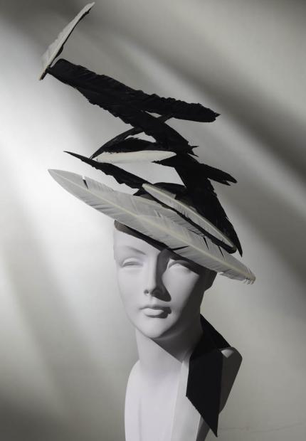 feather black and white tiara Shade Spring Summer 2017 02 Midday