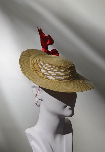 straw boater with red bow Paris Shade Spring Summer 2017 06 Cafe de Paris