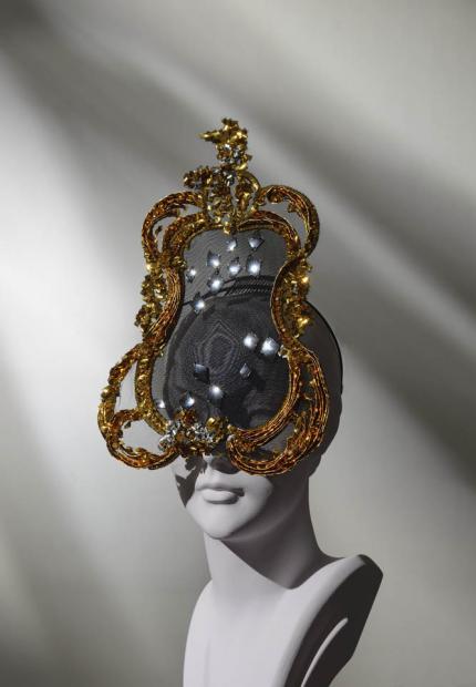 mask broken mirror Shade Spring Summer 2017 16 Yours or Mine?