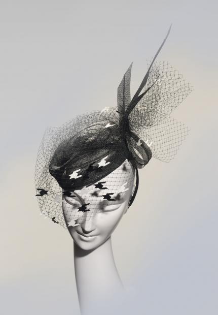 Stephen Jones Millinery Spring Summer 2019 Parfum Miss Dior transparent straw 'tambourin' with veil & 'pied de poule' check sequins