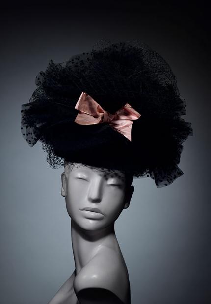 Stephen Jones Millinery Winter birds nest